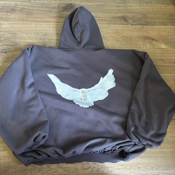 Closet Clearout (Kobe 6, Amiris, Eric Emmanuel shorts, yeezy hooodie, ASICS) - Picture 5 of 6